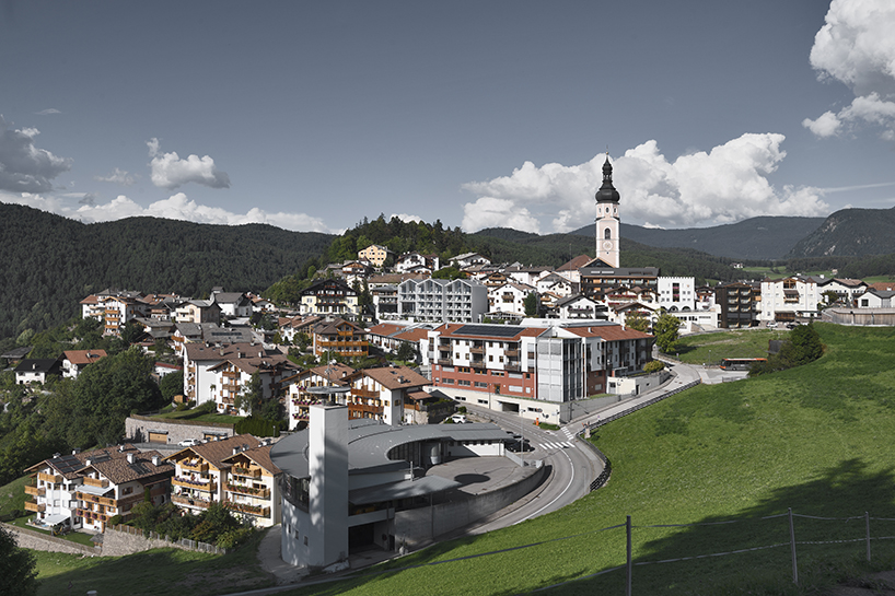 hotel reconstruction by peter pichler architecture in the italian dolomites