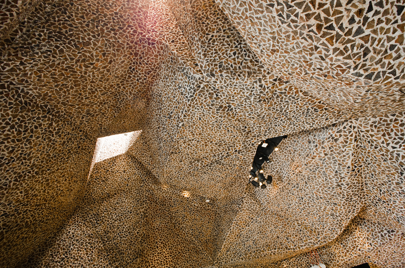 fernando menis completes highly flexible auditorium in poland