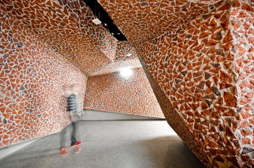 fernando menis completes highly flexible auditorium in poland
