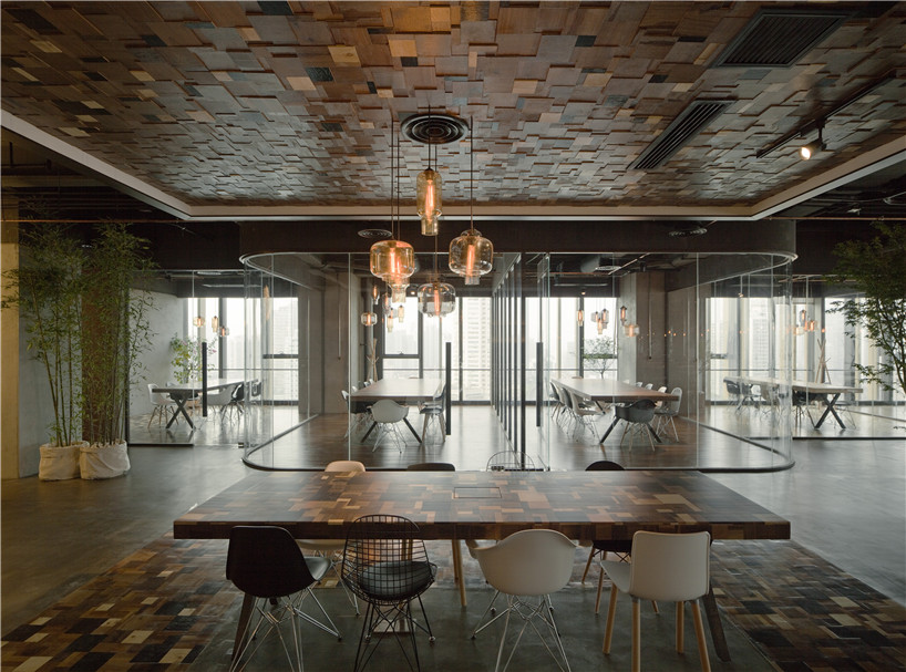 lllab. creates transparent interior for LEO office in shanghai