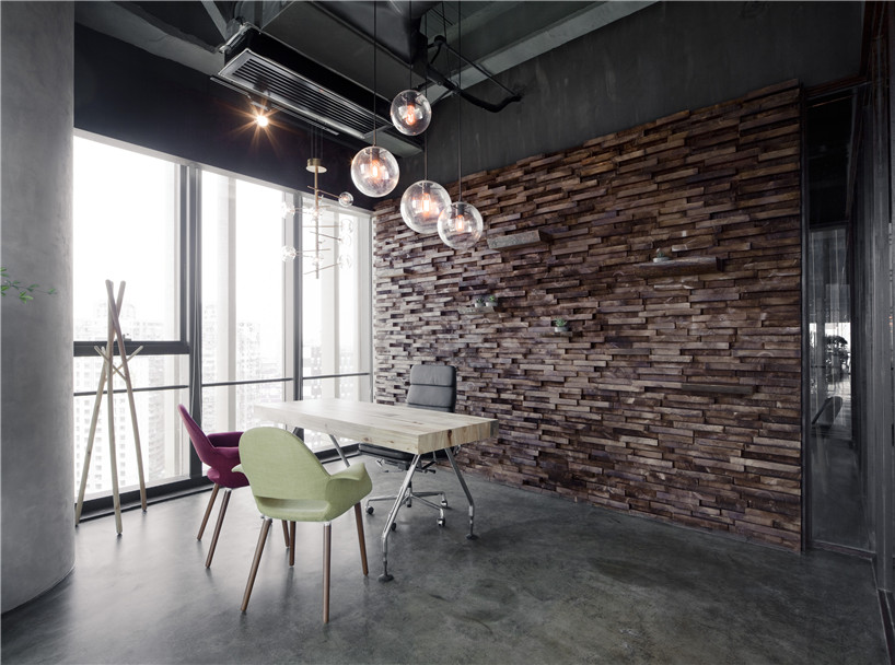 lllab. creates transparent interior for LEO office in shanghai