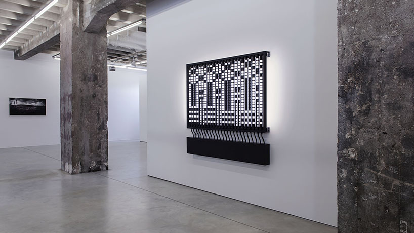 onformative's kinetic light sculpture reveals the beauty hidden within a basic algorithm