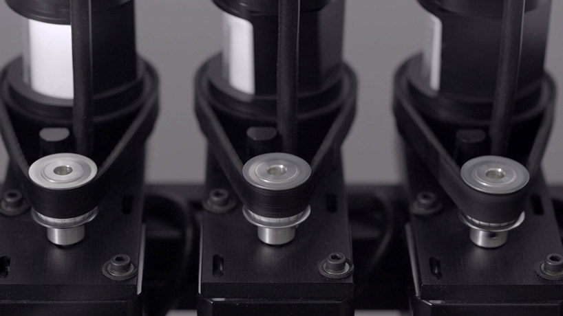 onformative's kinetic light sculpture reveals the beauty hidden within a basic algorithm