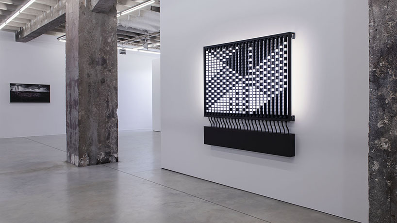 onformative's kinetic light sculpture reveals the beauty hidden within a basic algorithm