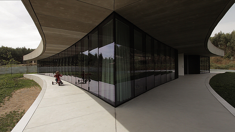 building pictures pays homage to stanley kubrick with its video tour of cabo de vila, portugal