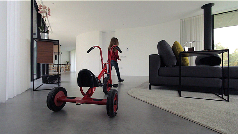 building pictures pays homage to stanley kubrick with its video tour of cabo de vila, portugal