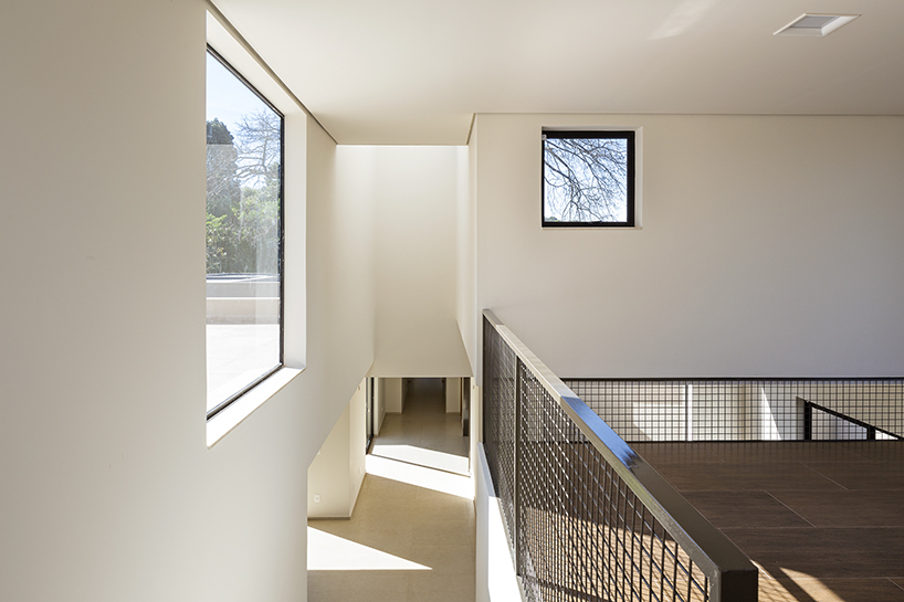 bloco arquitetos lets nature help design with panieira house in brazil