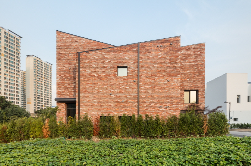 aandd celebrates familial diversity and togetherness in L-house