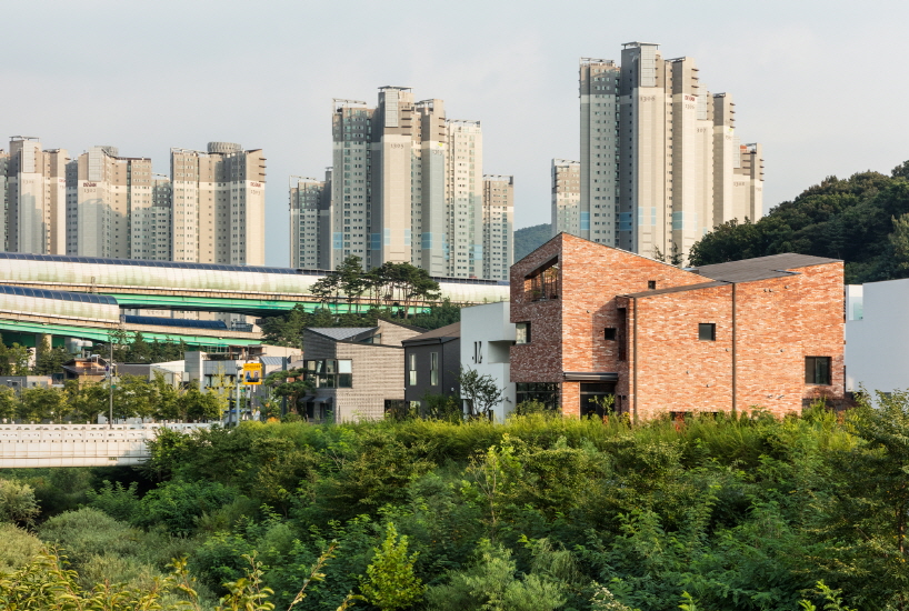 aandd celebrates familial diversity and togetherness in L-house