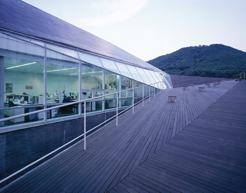 daniel valle architects kyomunsa office storage building designboom