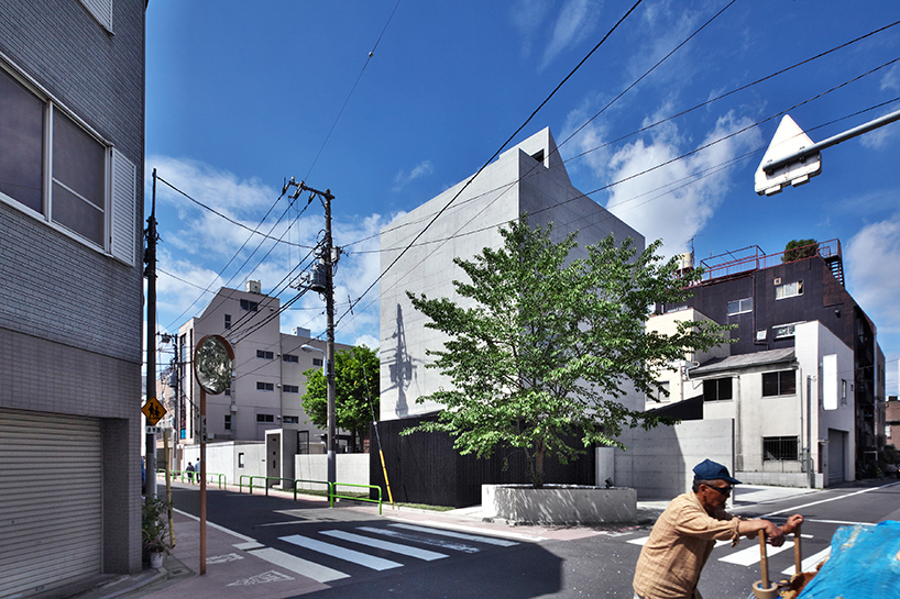 Satoru Hirota Architects Updates Buddhist Temple In Tokyo