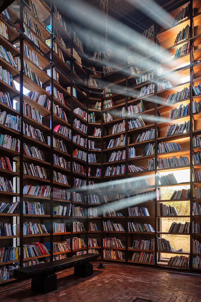 curving eaves top chinese residence’s courtyards and sky-well volumes by xian architects