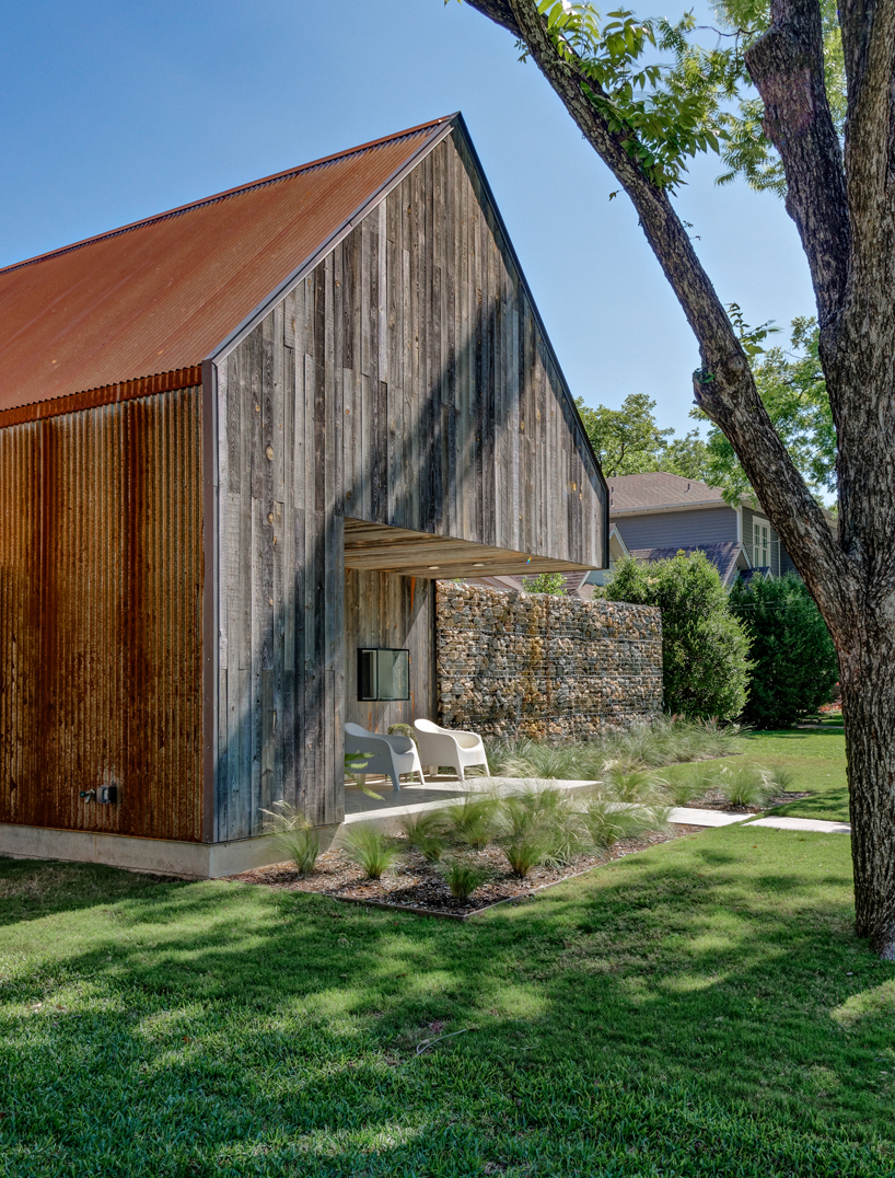 buchanan architecture completes sculptural corten steel residence in dallas
