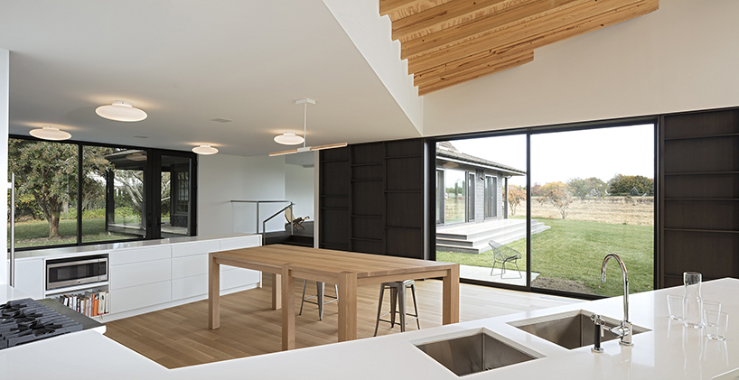 desai chia architecture expands and renovates a cottage in watermill, NY