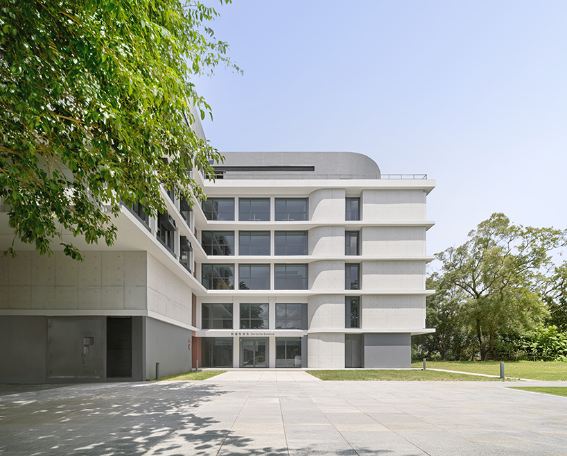 ida & billy reinterprets hong kong campus modernism through dormitory’s gridded facades - 7