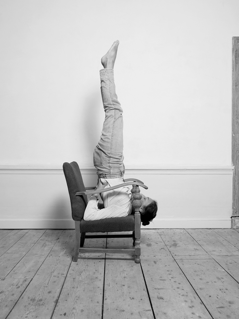 artist csilla kleny&aacute;nszki reflects on the housework gender gap through ironic yoga sequence