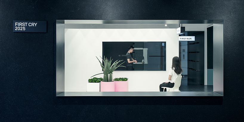 RIGI's first cry office is designed to connect people with the golden age of film