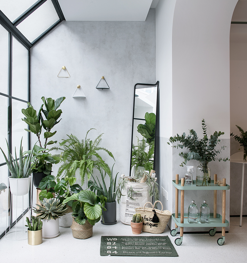 RIGI design renews a single family building in shanghai and lights it up