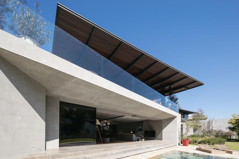 taller arquitectónica completes palme house in guadalajara