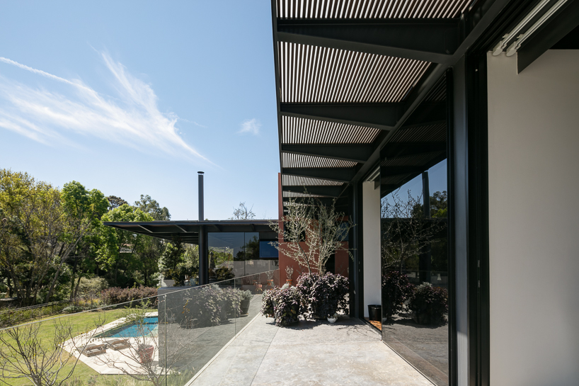 taller arquitectónica completes palme house in guadalajara