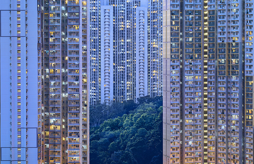 romain jacquet-lagrèze captures hong kong's blue moment in photo series
