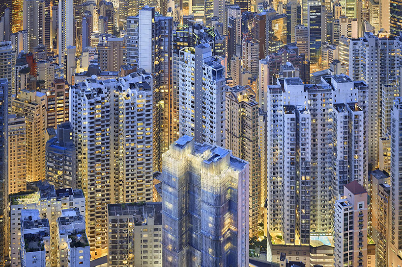 romain jacquet-lagrèze captures hong kong's blue moment in photo series