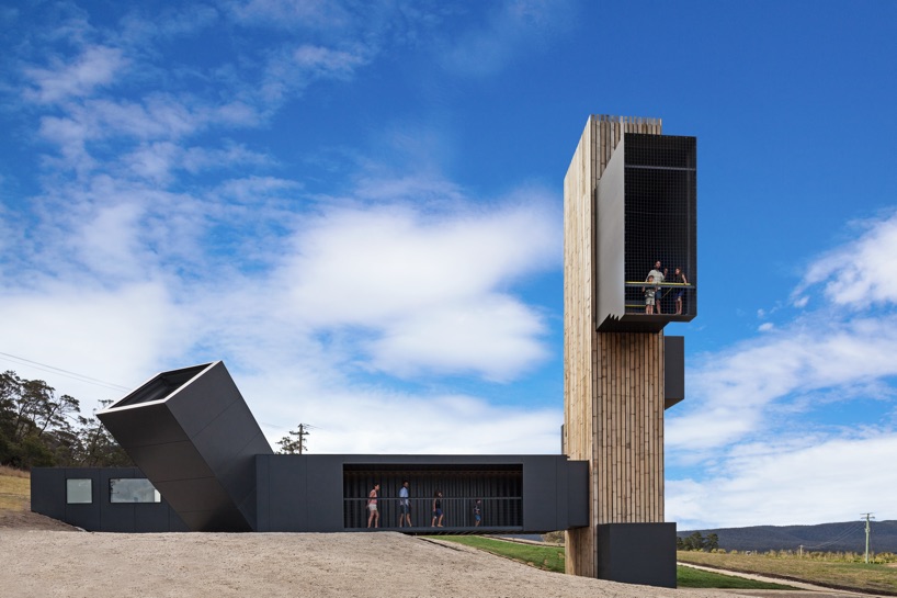 cumulus studio's vineyard observatory frames views of australian peninsula - 1