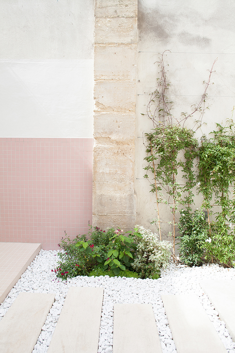 heju courtyard des petits hauts paris france designboom