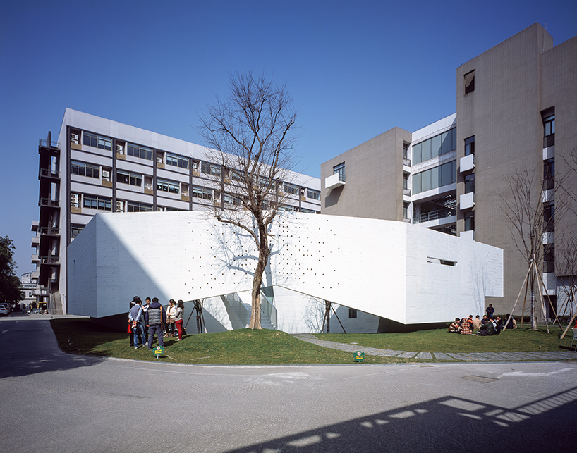 atelier deshaus construct huaxin wisdom hub in shanghai
