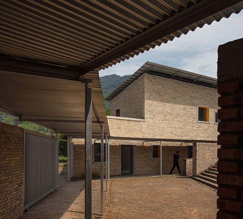 deshaus rebuilds homey kindergarten following lushan's 2013 earthquakes