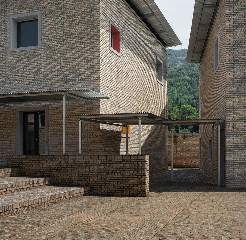 deshaus rebuilds homey kindergarten following lushan's 2013 earthquakes