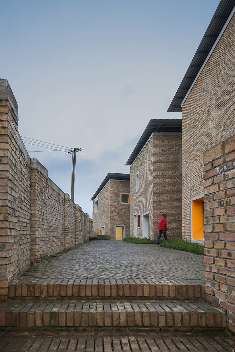 deshaus rebuilds homey kindergarten following lushan's 2013 earthquakes