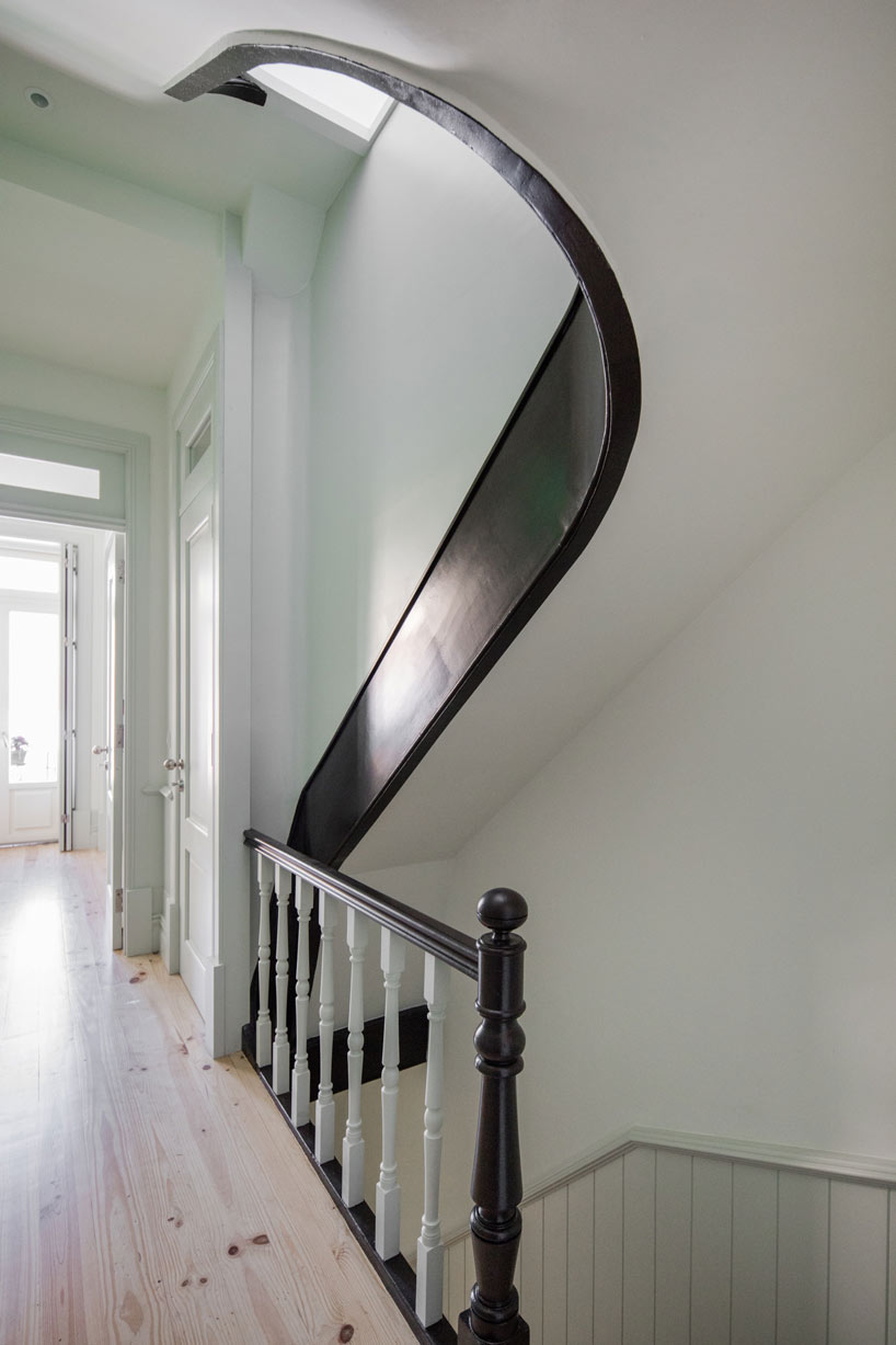 pedro ferreira refurbishes art deco house into tourist-use unit in porto