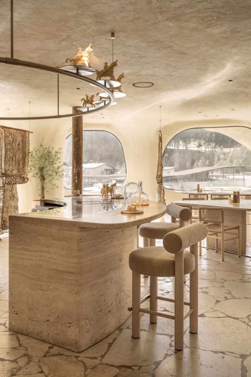 The Yod Group merancang restoran yang terinspirasi oleh interior Mushoom 6