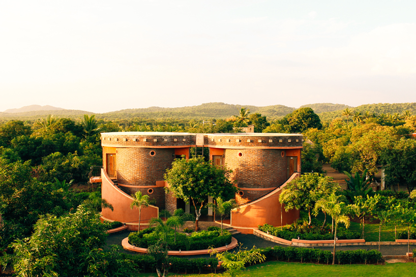 d6thd design studio shyam farm forest resort india designboom 