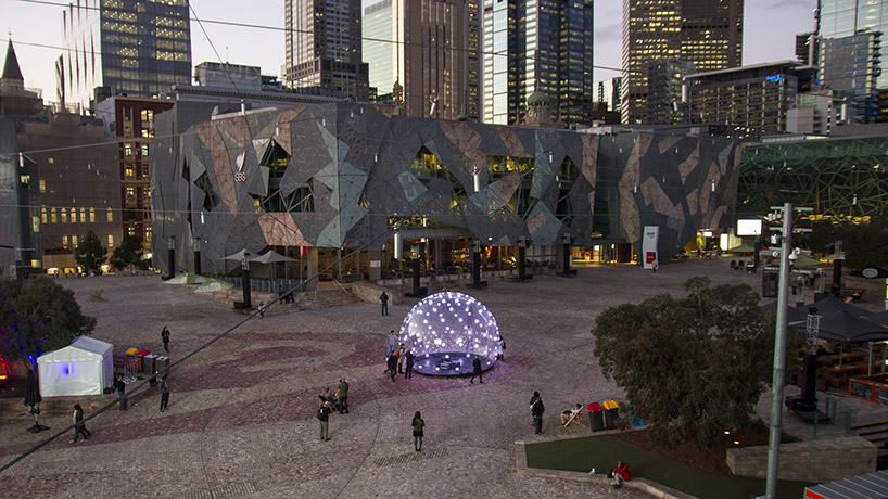 eness sonic light bubble melbourne designboom