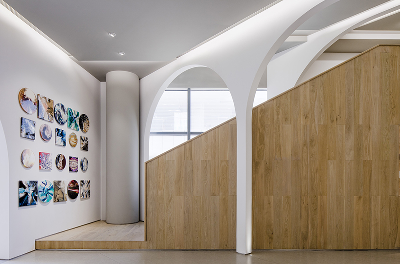 lukstudio folds an arcade in a shanghai gallery