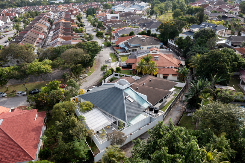 permeable areas outline ‘introverse’, a minimum house for an introverted architect in malaysia