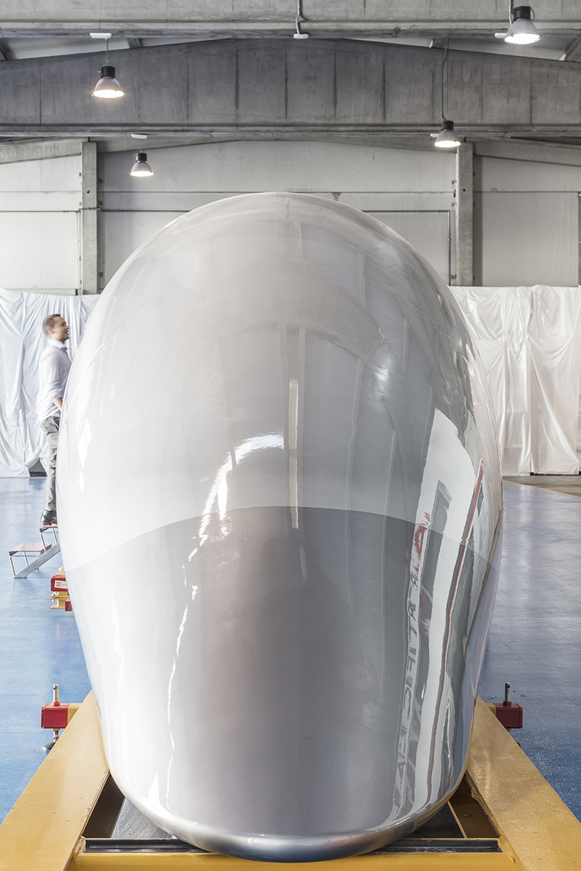 hyperloopTT unveils new images of passenger capsule 'quintero one' in spain
