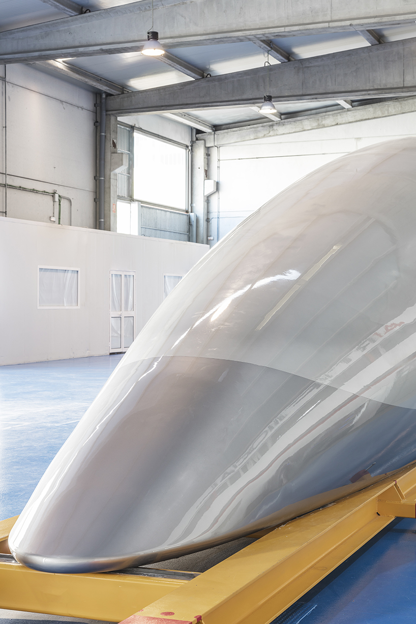 hyperloopTT unveils new images of passenger capsule 'quintero one' in spain