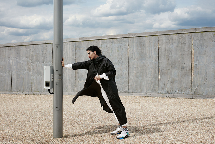 senscommon cyclist raincoat designboom
