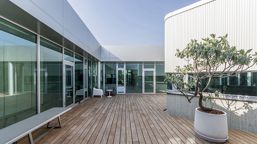 dotze innovations studio courtyard house taiwan designboom
