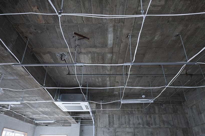 studio 2001 strips back tokyo office to create an adaptive, minimal workplace