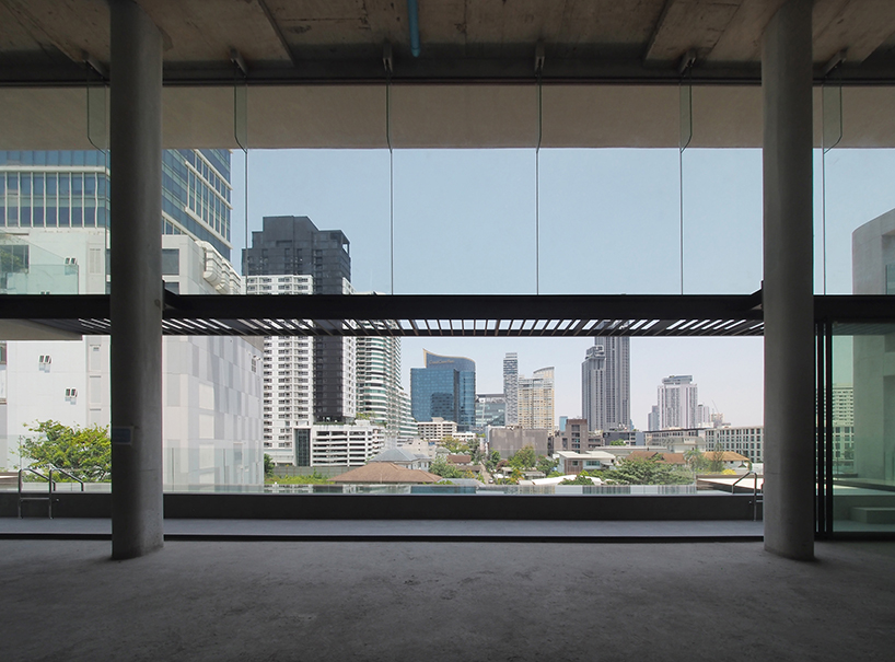 aswa completed a mixed use building in the thonglor area that serves as a golf simulation center and residence 10