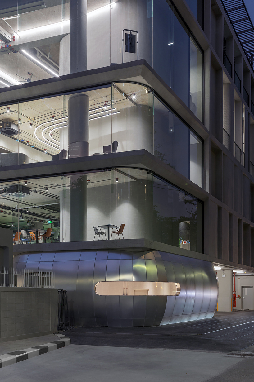 aswa completed a mixed use building in the thonglor area that serves as a golf simulation center and residence 11