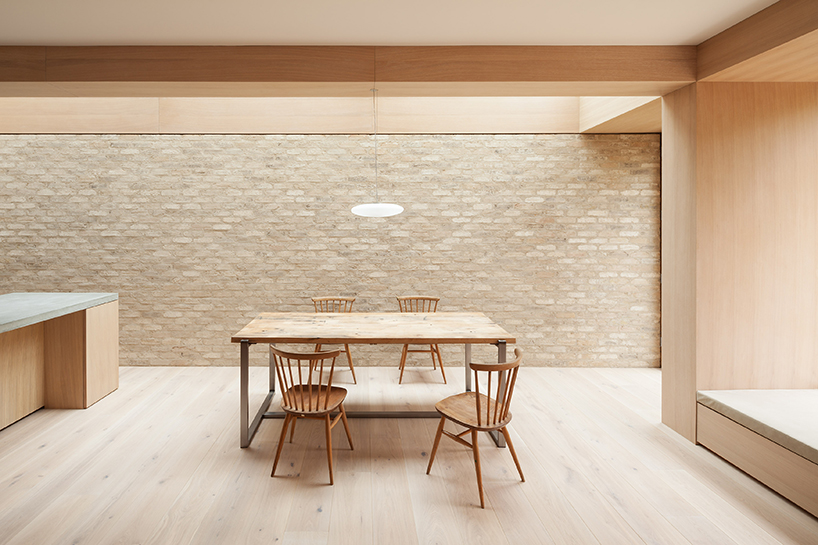 erbar mattes wraps london home in soft wood and dusty brick
