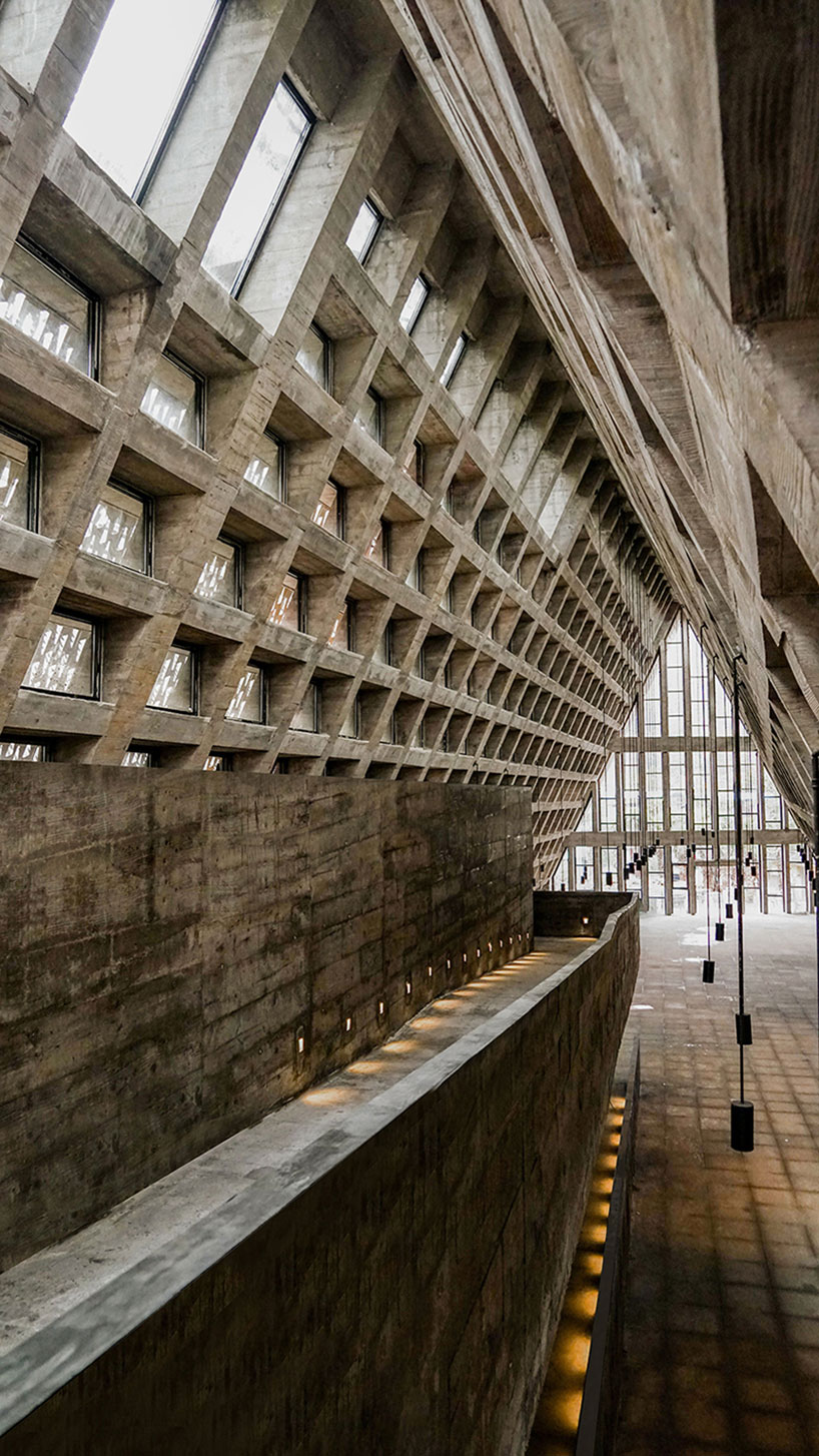 Вест лине. Места с архитектурой бетонная. Китай и бетон. Brutalism China Architecture.