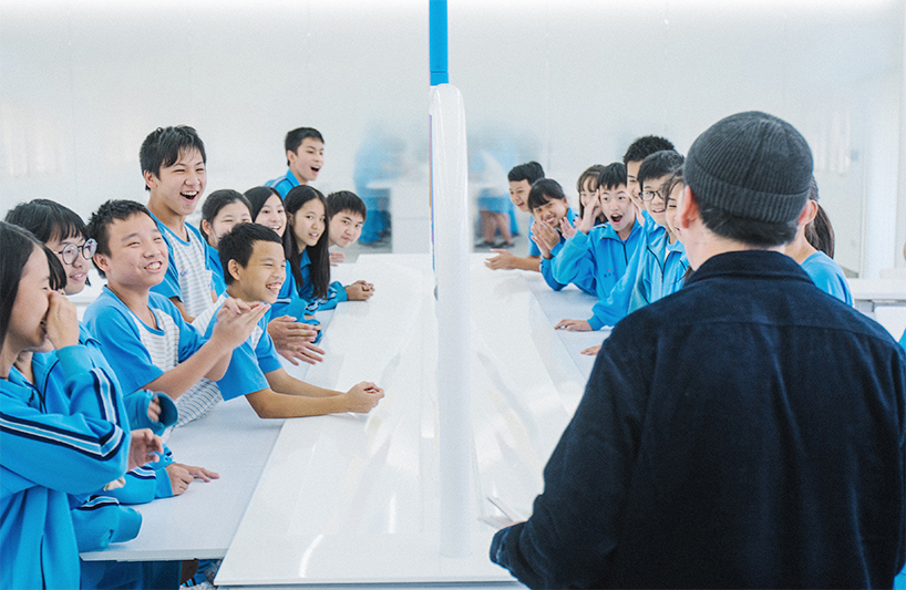 cloudform laboratory transforms common classroom into creative space in taiwan