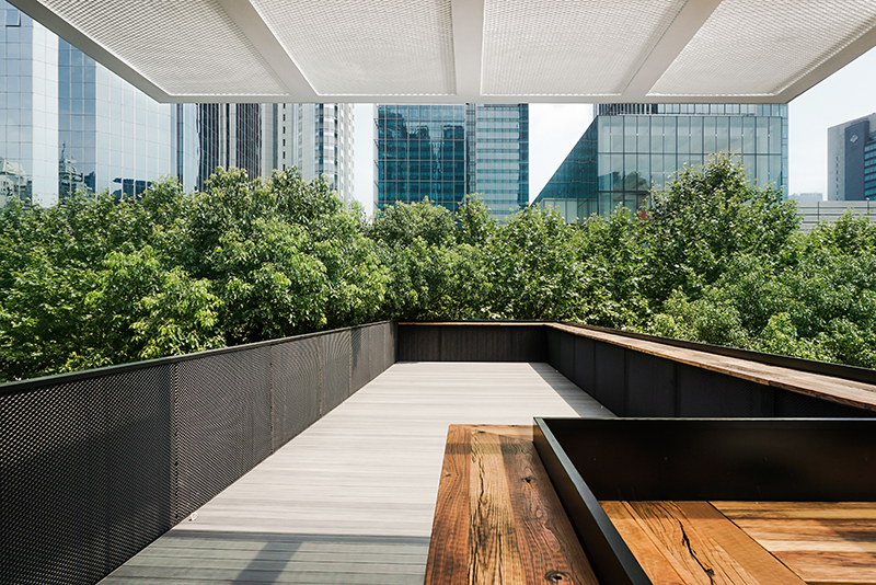 V10 designs the longest bar in shanghai on a secret rooftop