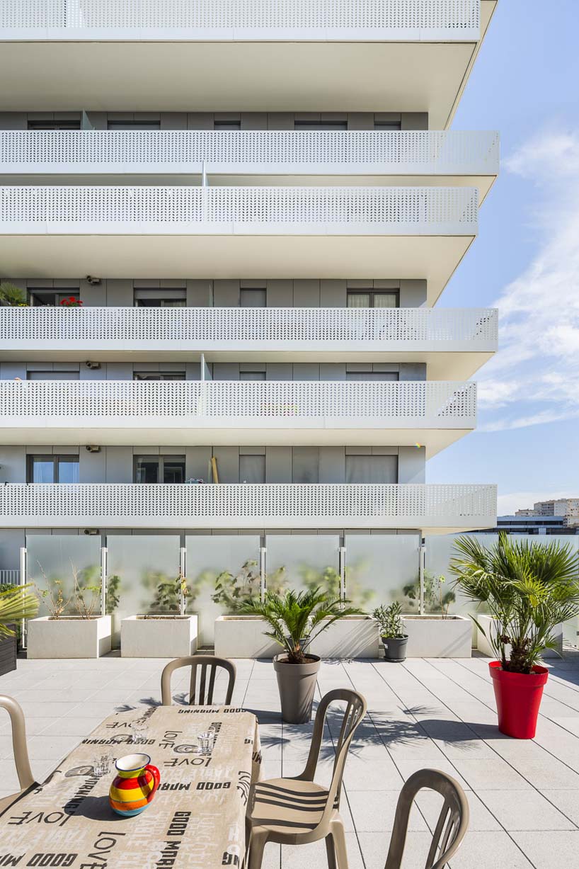 AZC architecture completes 'terrace 9' towers in paris